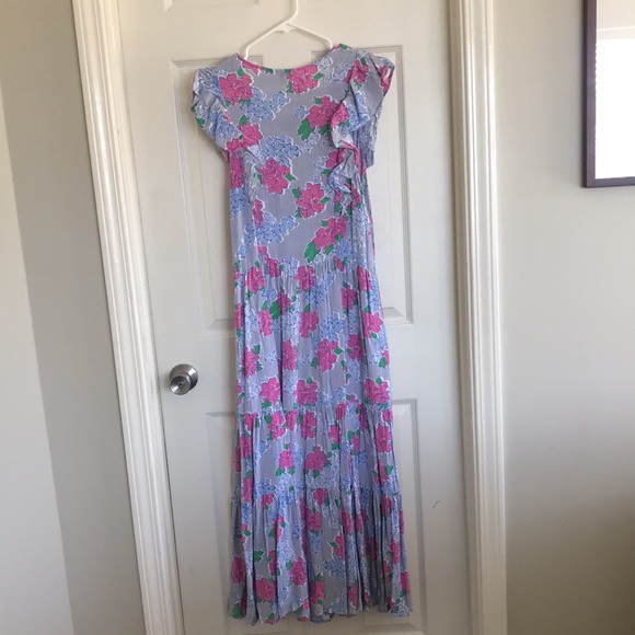 COPY - Crown & Ivy - Tiered Hydrangea VNeck Dress - Picture 7 of 9